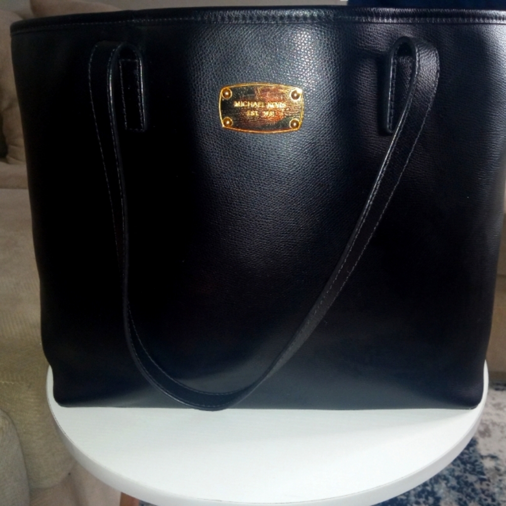 Michael Kors Medium Multifunctional Black Tote - image 1